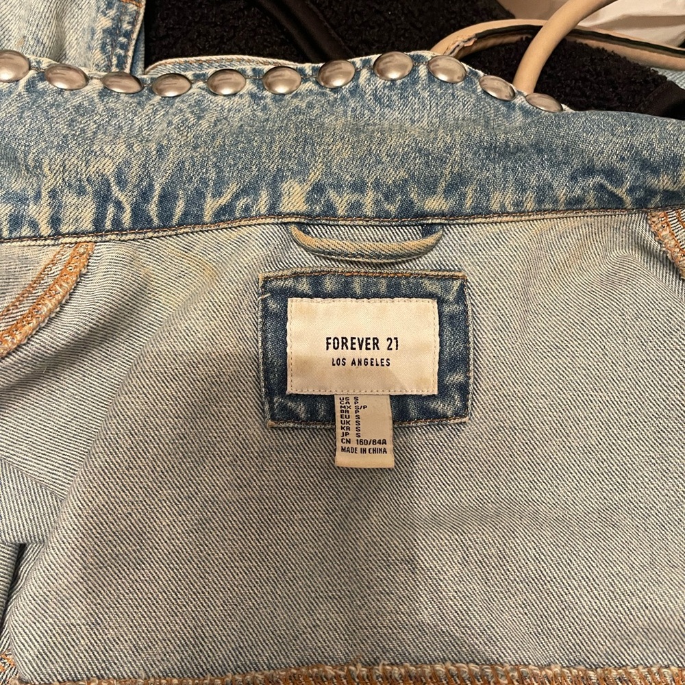 Forever 21 Light Blue Studded Denim Jacket. Size Small - Picture 13 of 15